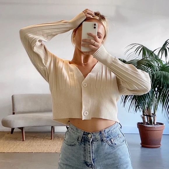 Reigning Queen (small business) Cardigan - Picture 2 of 3